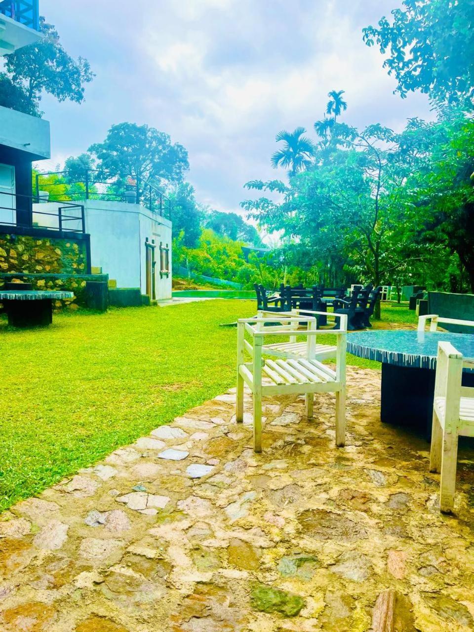 Hanthana Sk Paradise กัมโปลา ภายนอก รูปภาพ